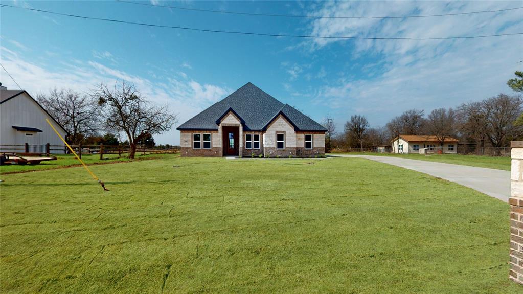 692 County Road 4109