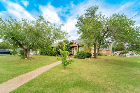 Photo of 1211 & 1207 W Hullum Street, Breckenridge, TX 76424 (MLS # 21307603)