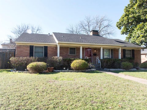 Photo of 1725 Mapleton Drive, Dallas, TX 75228 (MLS # 21362222)