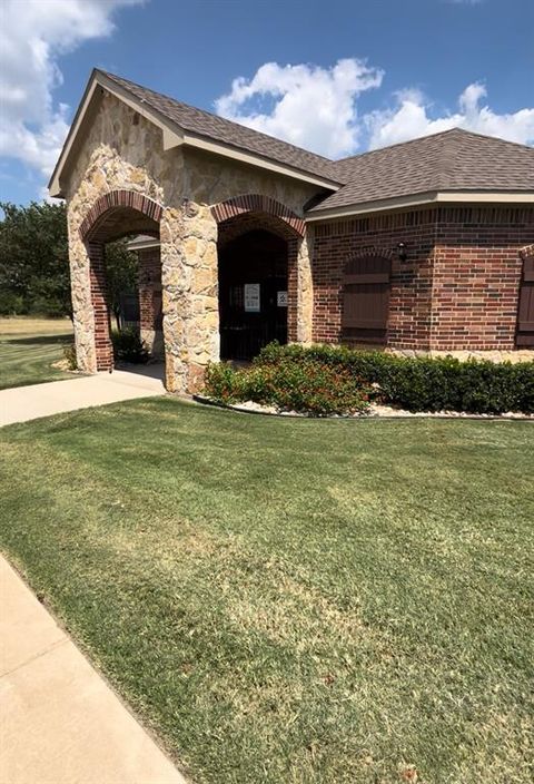 A home in Crowley