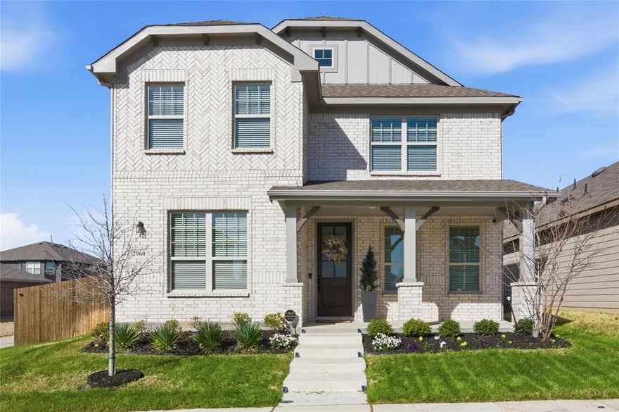 Welcome to 2960 Dixondale Drive, ideally situated in Fort Worth’s highly desirable Palmilla community. Positioned on a corner lot, this exceptional home offers outstanding curb appeal, highlighted by a charming covered front porch and over $61,000 in premium upgrades.
The first floor features stunning beveled glass front door, wood-look ceramic tile flooring throughout, creating a cohesive and elegant living space. Designed for both comfort and functionality, the layout includes a private office with glass doors, a formal dining room, a butler’s pantry, a powder bath, a spacious living area, and an oversized walk-in pantry. The beautifully appointed kitchen showcases upgraded quartz countertops, an enhanced backsplash and sink, upgraded lighting, and a premium gas range with microwave. A bright dining nook completes the heart of the home.
Upstairs, you’ll find an expansive game room, three generously sized secondary bedrooms, a full guest bath, a conveniently located laundry room, and abundant storage. The impressive primary suite offers a true retreat, featuring a separate garden tub and walk-in shower with half-wall and glass surround, a 90-inch dual-sink vanity with additional storage, and a spacious walk-in closet.
Residents of Palmilla enjoy community amenities including a playground, walking trails, and a dog park. Conveniently located near I-30, with easy access to shopping, dining, and downtown Fort Worth, this home offers the perfect blend of luxury, comfort, and location.