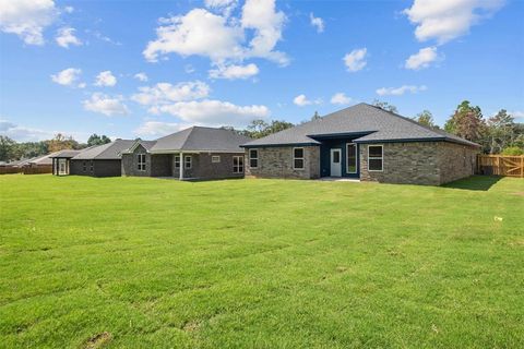 A home in Lindale