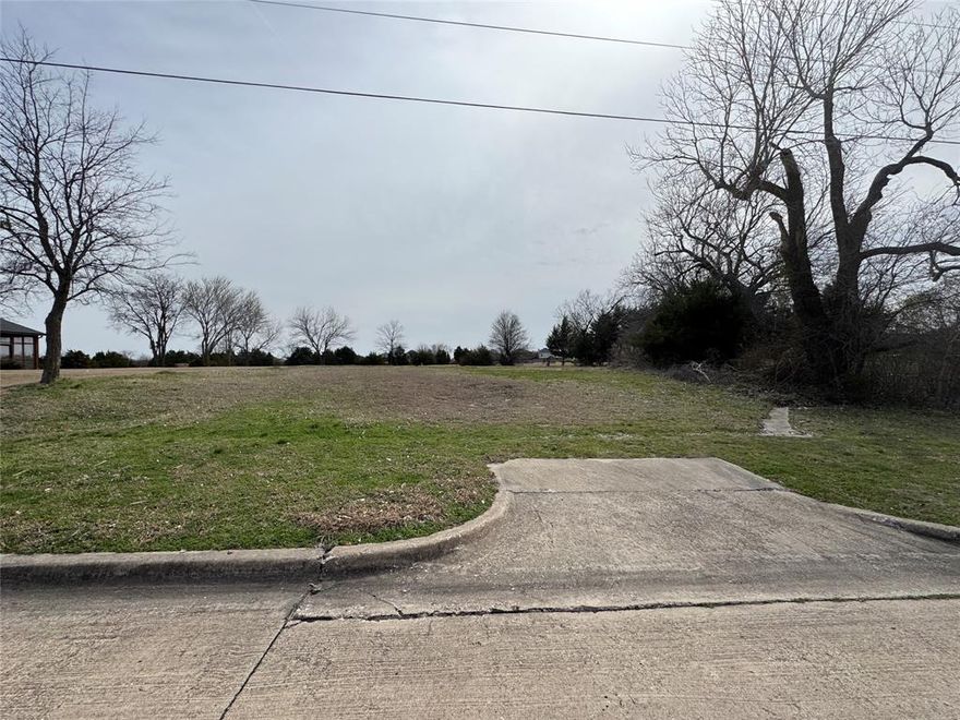 Motivated seller says bring all offers!  Don't miss this opportunity to build a dream home or two.  Bundle the two properties at 6580 Garner Road (MLS #20864926) and 6584 Garner Road (MLS #20872873) for a total of 17,584 square feet or just over an acre (1.3 acres).  Both properties are walking distance to Lake Ray Hubbard.  Easy access to 1-30 and George Bush Tollway.  Both lots are accessed by a recorded easement.   See survey for 6580 in Transaction Desk for information on easement.