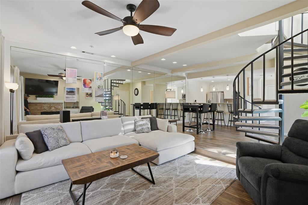 Boardwalk On The Pkwy Condos - Residential Lease