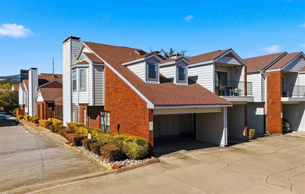 Boardwalk On The Pkwy Condos - Residential Lease