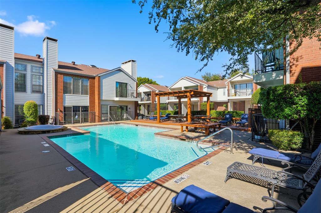 Boardwalk On The Pkwy Condos - Residential Lease