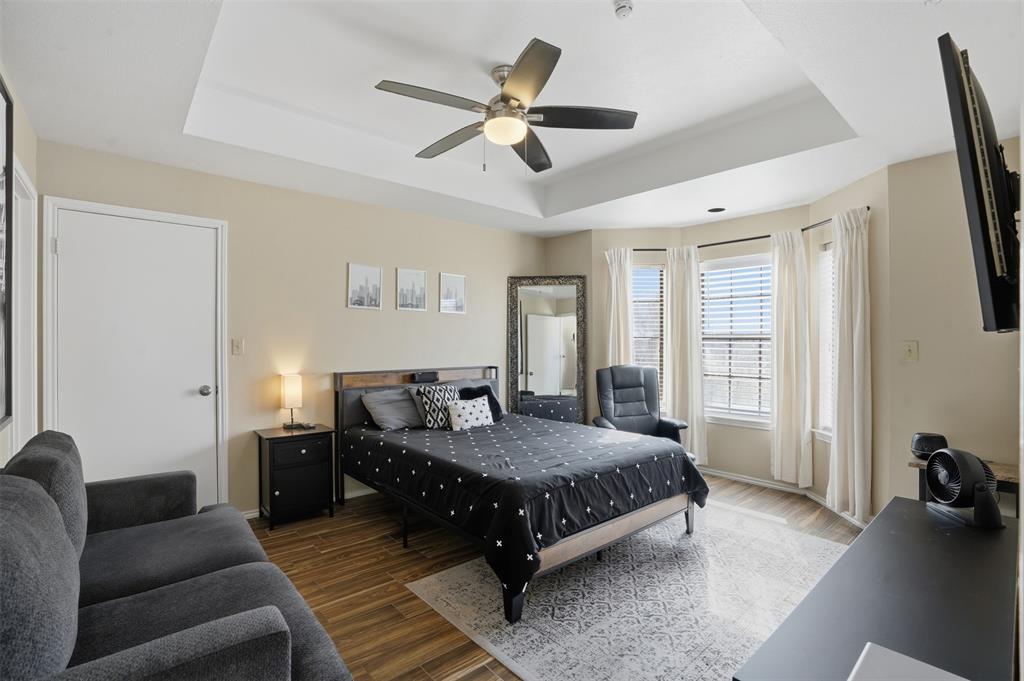 Boardwalk On The Pkwy Condos - Residential Lease