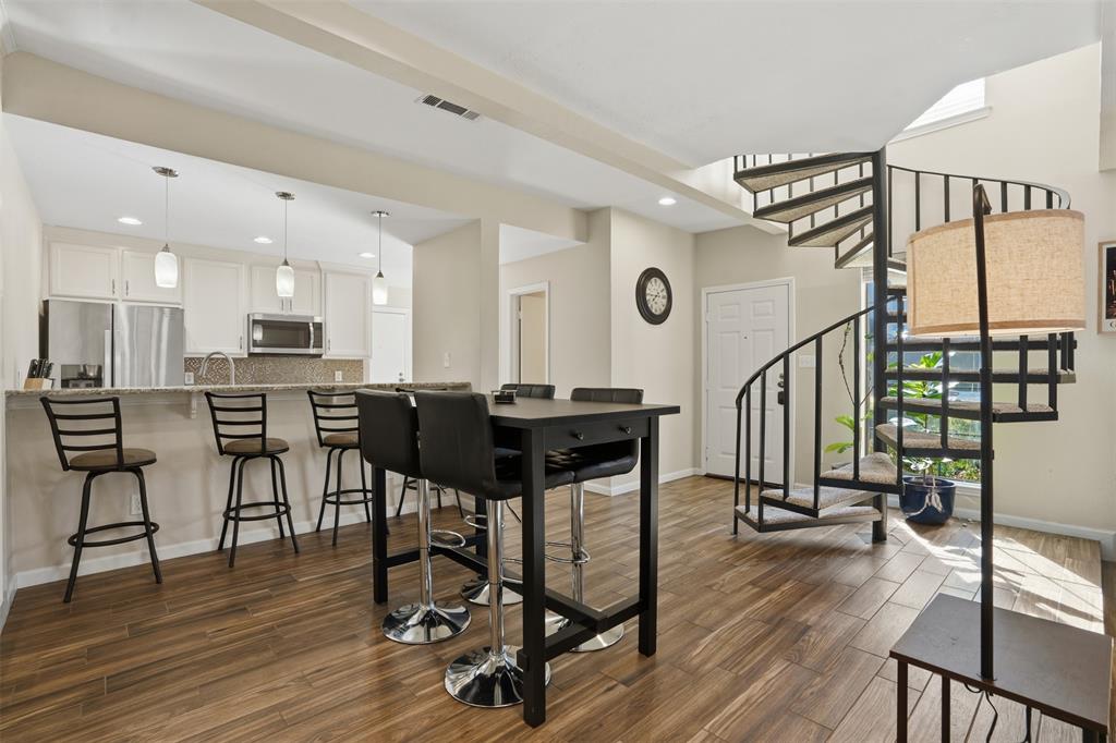 Boardwalk On The Pkwy Condos - Residential Lease