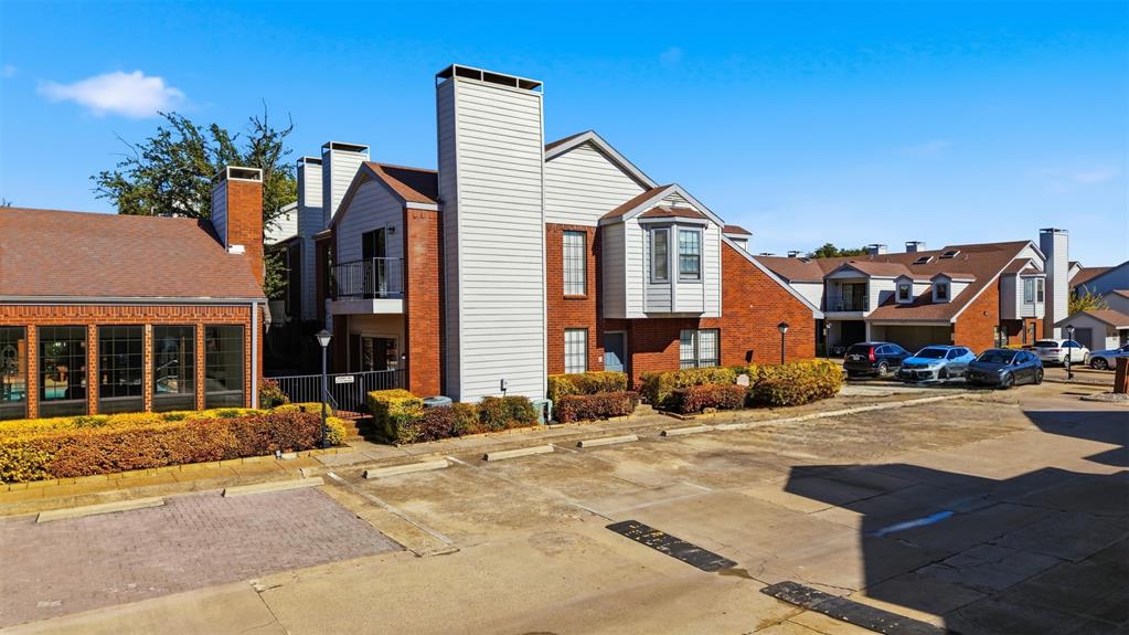 Boardwalk On The Pkwy Condos - Residential Lease