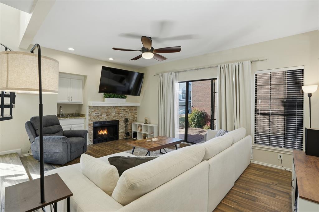 Boardwalk On The Pkwy Condos - Residential Lease