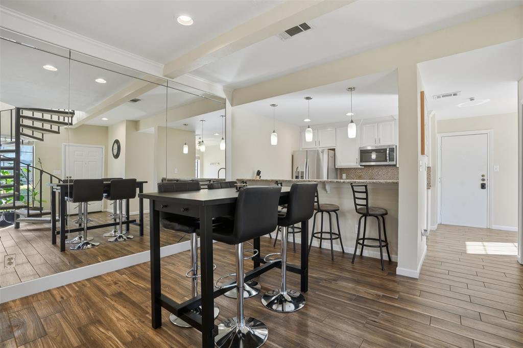 Boardwalk On The Pkwy Condos - Residential Lease