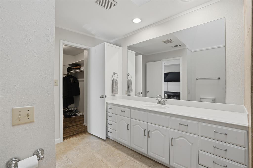 Boardwalk On The Pkwy Condos - Residential Lease