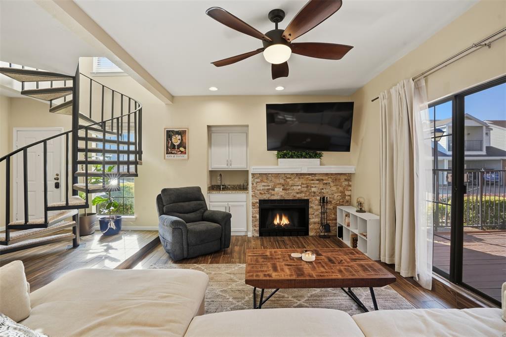 Boardwalk On The Pkwy Condos - Residential Lease