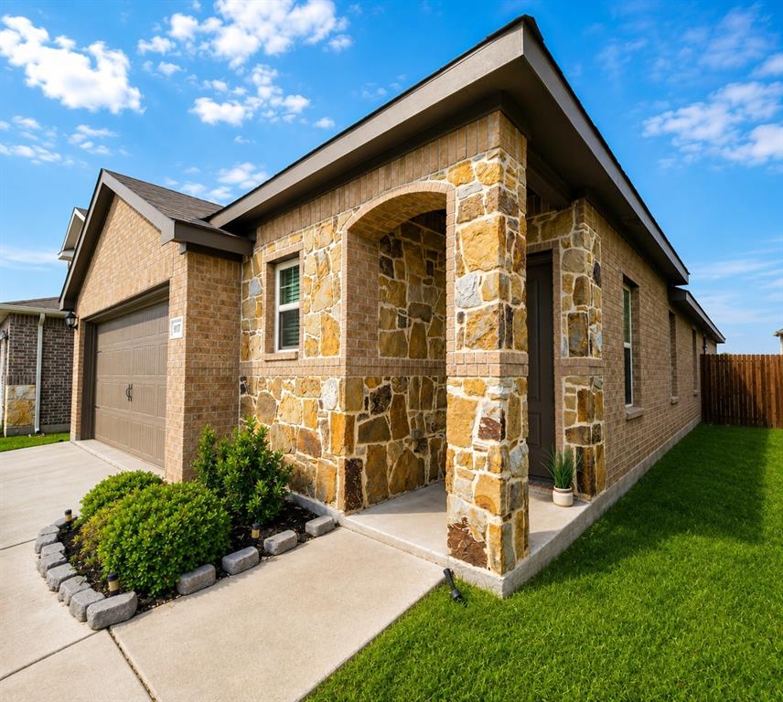 917 Sunrise Lane