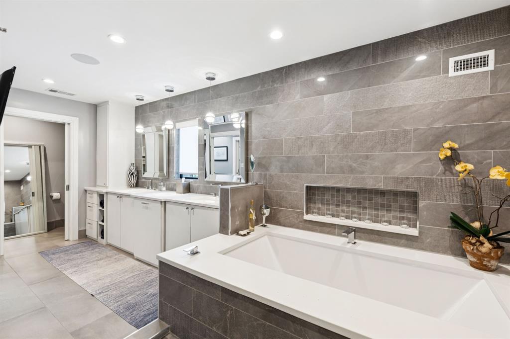 Oak Lawn Heights - Residential Lease