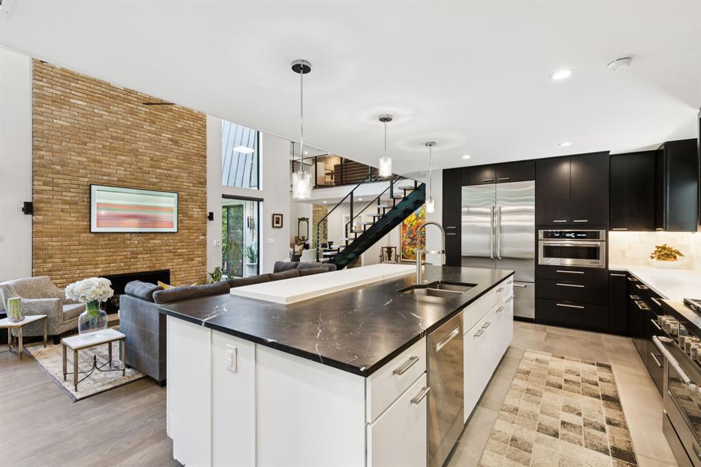 Oak Lawn Heights - Residential Lease