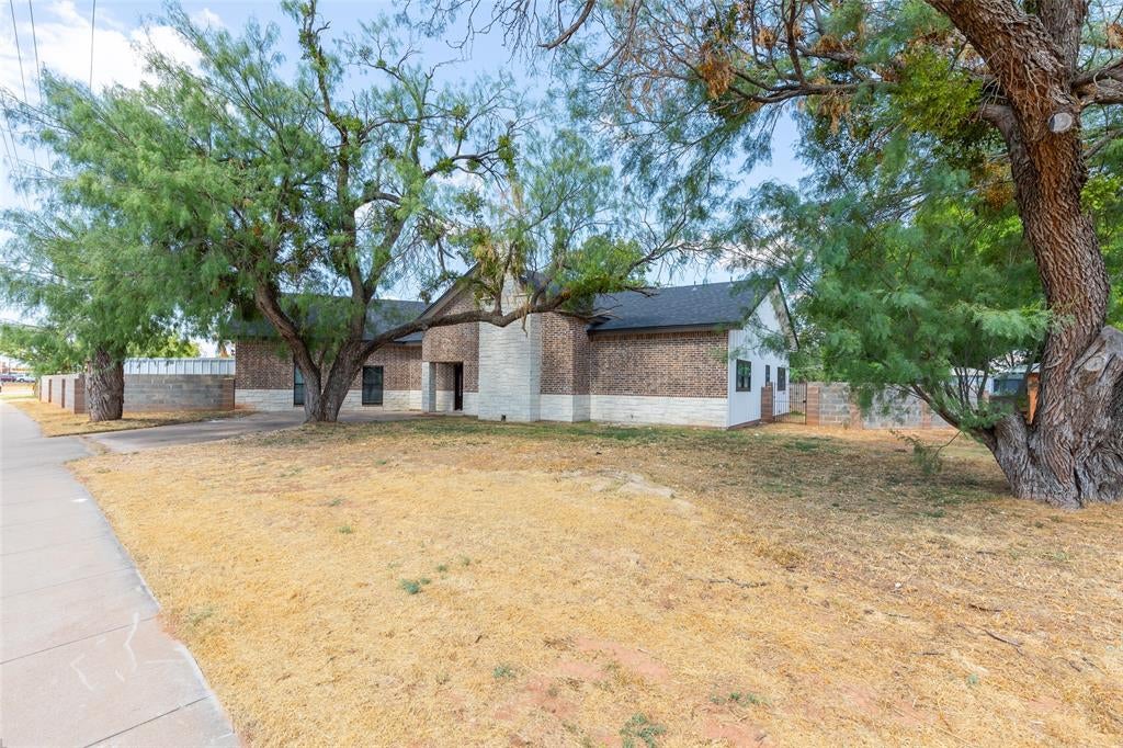 1394 S Pioneer Drive