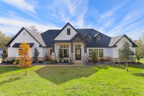 A home in Lindale