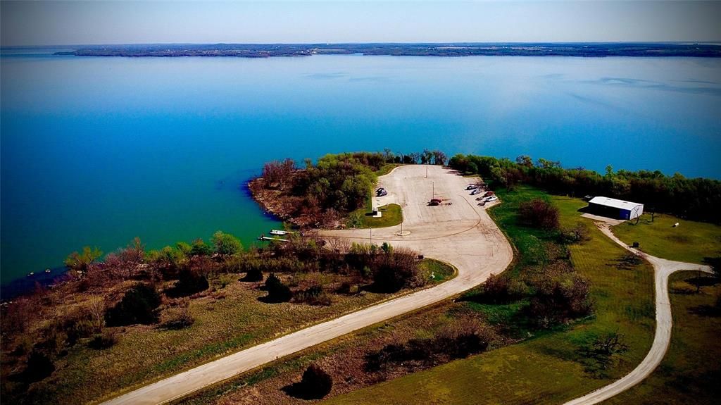 Photo of 1231 Lakeway Drive, Sanger, TX 76266 (MLS # 21268581)
