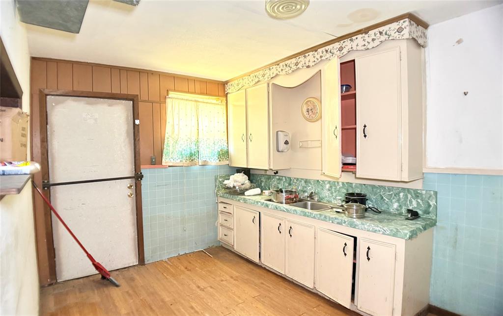 CHAMBERLAIN ARLINGTON HTS 2ND - Commercial Sale