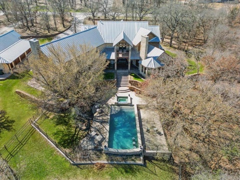 Photo of 133 E Bozeman Lane Lane, Fort Worth, TX 76108 (MLS # 21352050)
