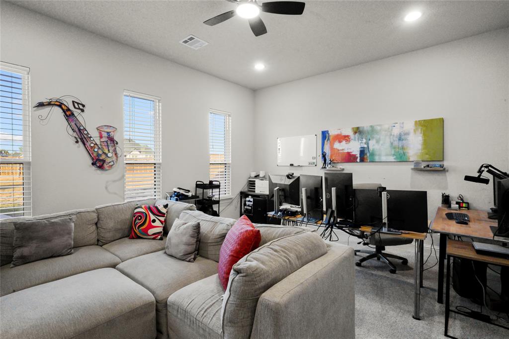 4033 Lagos Drive