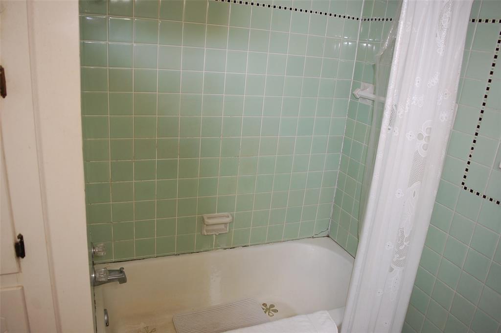 Querbes Sub - Residential