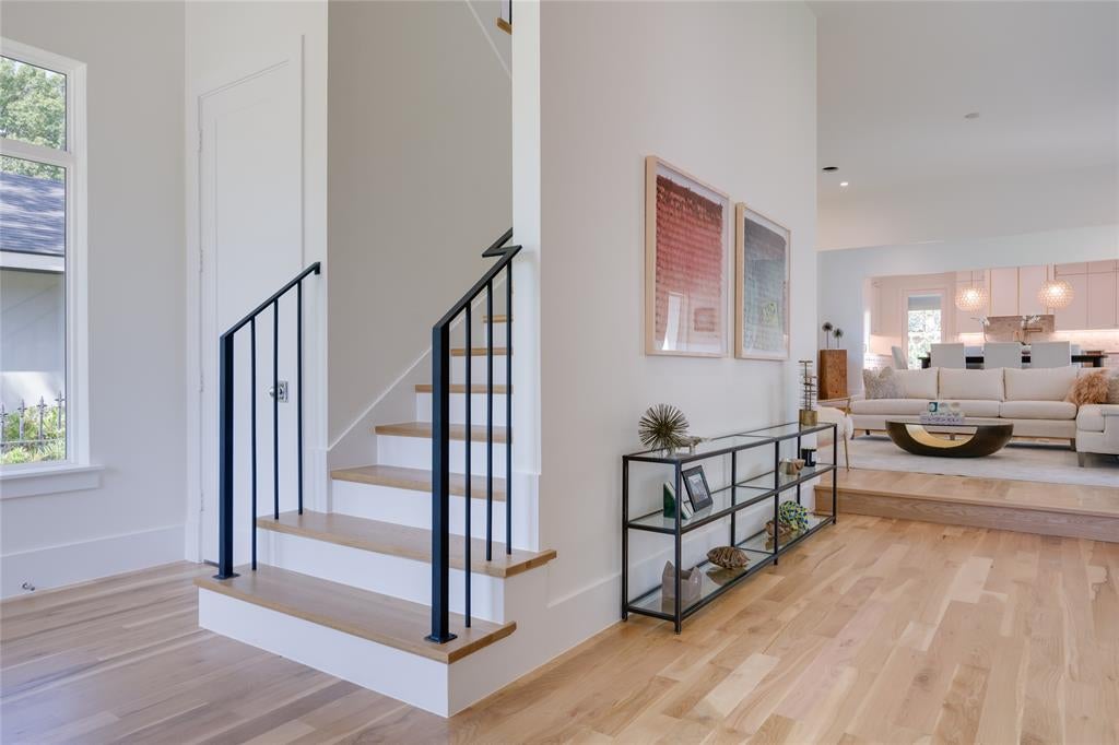 Photo of 9315 Lenel Place, Dallas, TX 75220 (MLS # 21409091)