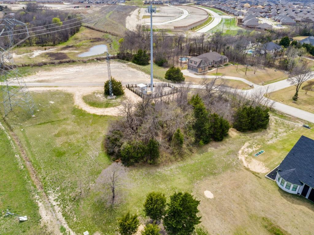 Urban Crossing - Land