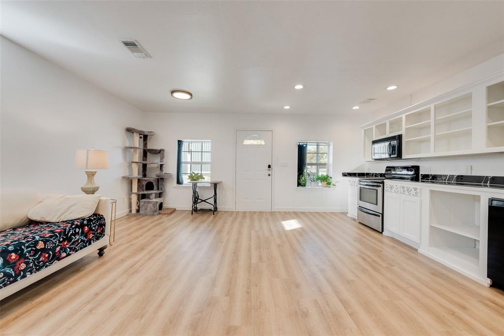 207 W Walnut Street