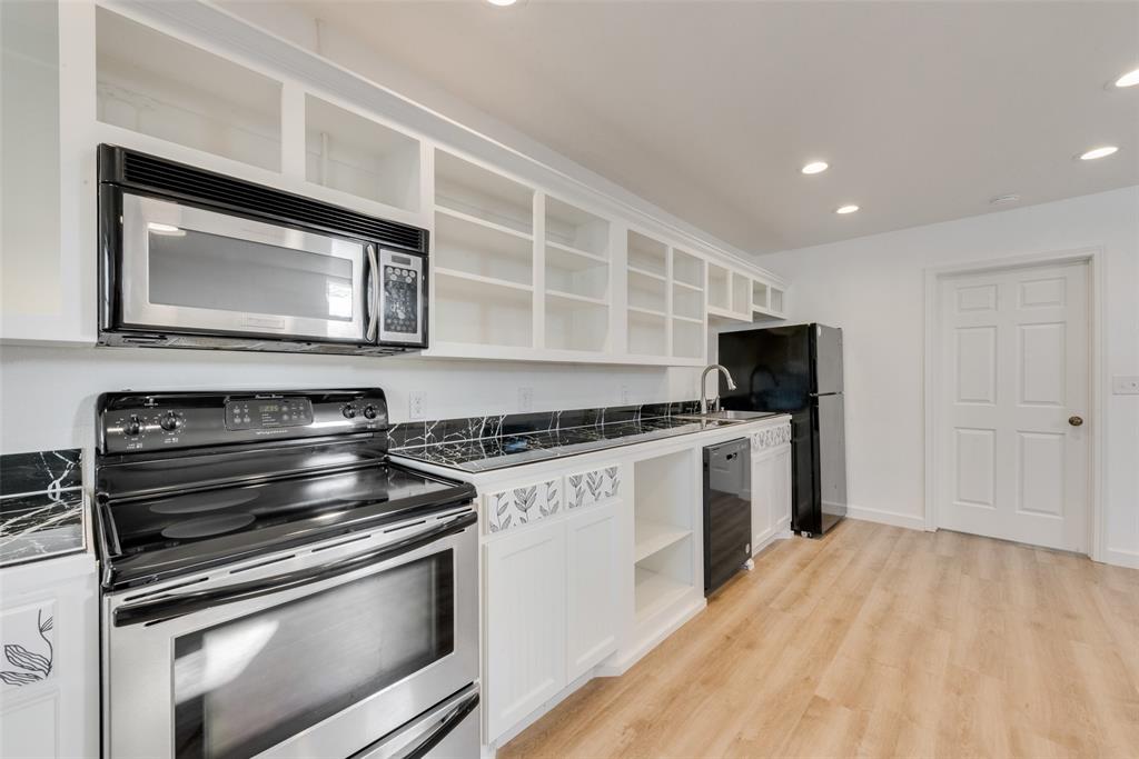207 W Walnut Street