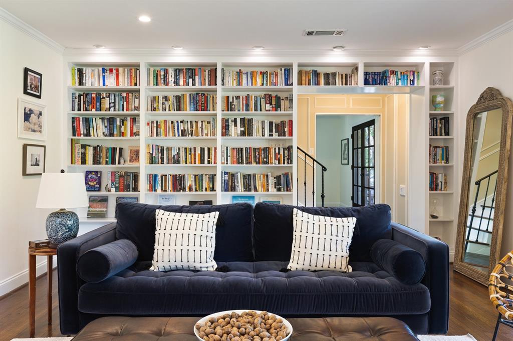 8438 San Benito Way