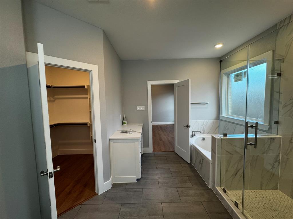 Cloverdale 04 - Residential