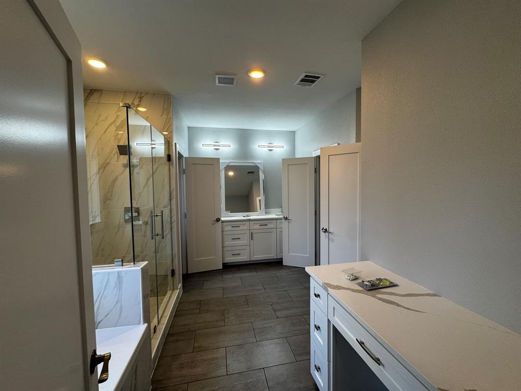 Cloverdale 04 - Residential