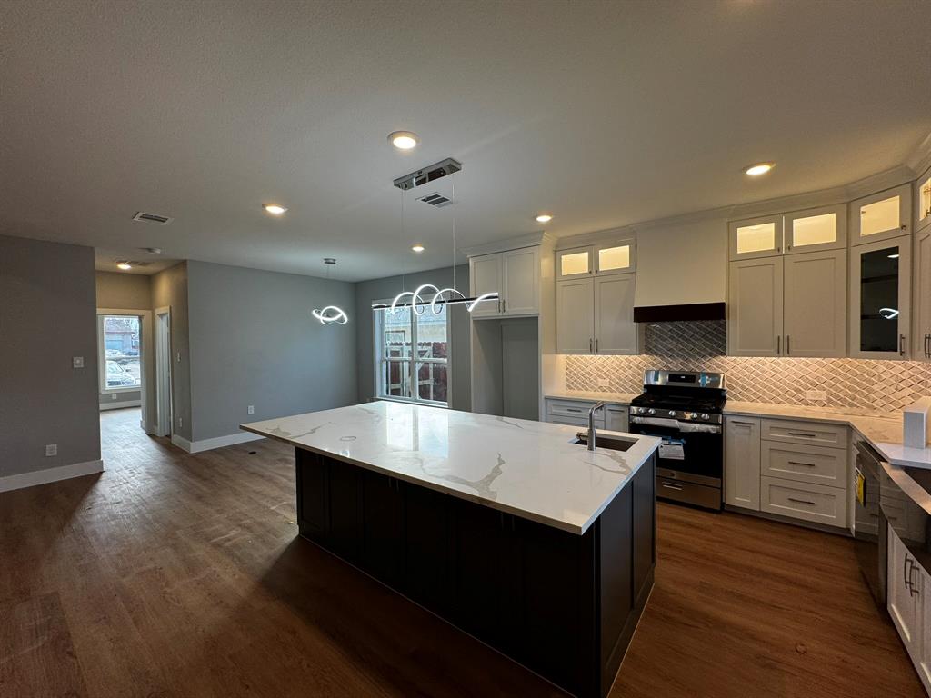 Cloverdale 04 - Residential