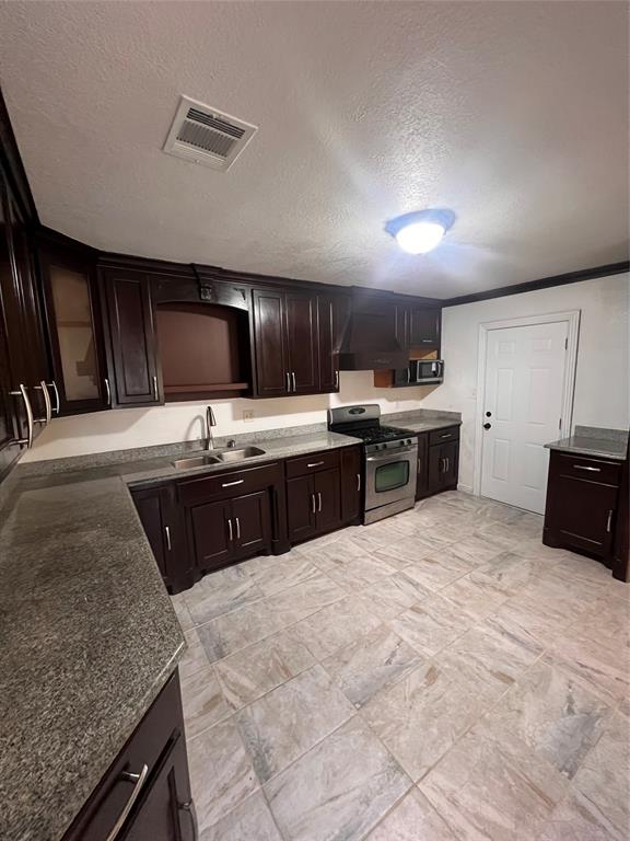 V O Davis - Residential