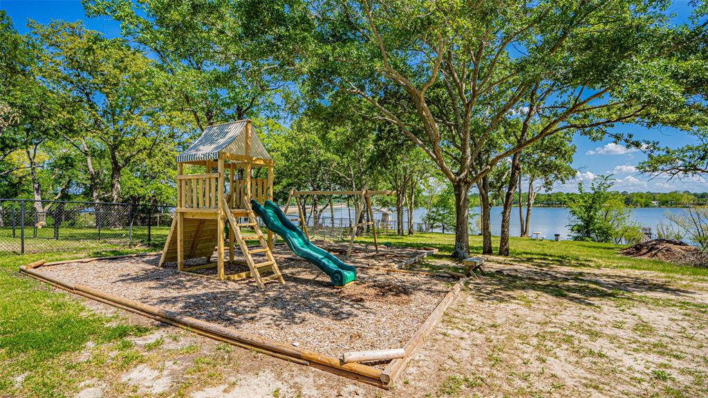 Quinlan, Texas 75474, United States, 3 Bedrooms Bedrooms, ,2 BathroomsBathrooms,Residential,Active,116619