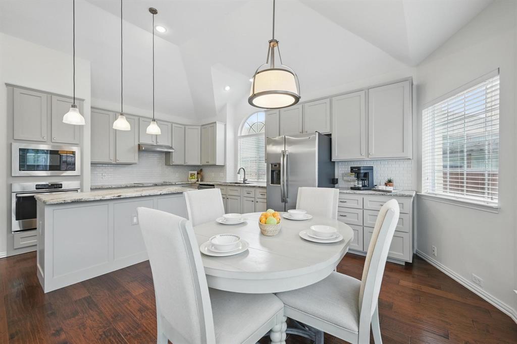 Flower Mound, Texas 75028, United States, 4 Bedrooms Bedrooms, ,2 BathroomsBathrooms,Residential,Pending,121101