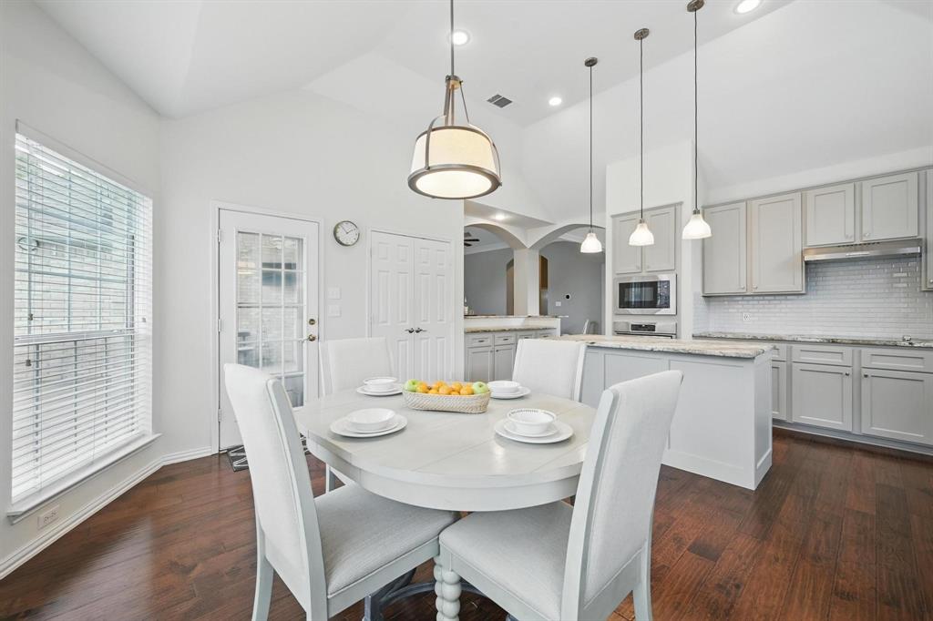 Flower Mound, Texas 75028, United States, 4 Bedrooms Bedrooms, ,2 BathroomsBathrooms,Residential,Pending,121101