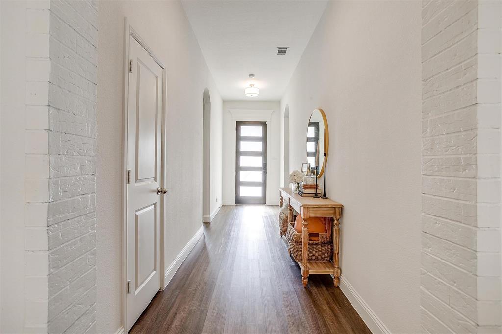 223 E Furlong