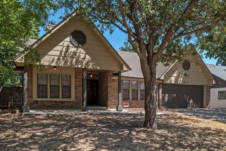 Photo 1 of 29 — 3220 Timberview Drive, Corinth, TX 76210