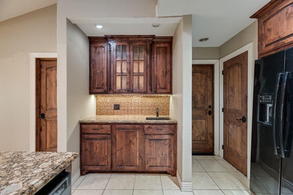 3220 Timberview Drive