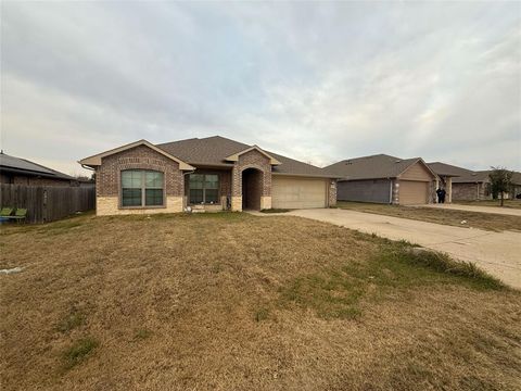 Photo of 116 Willowbend Loop, Mabank, TX 75147 (MLS # 21136525)