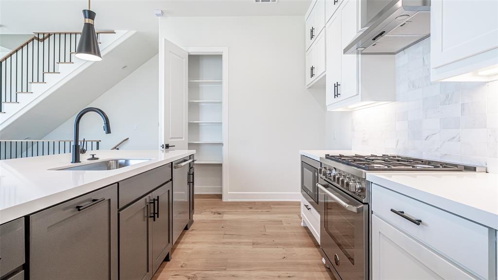 Main 7 Townhome Addition - Residential