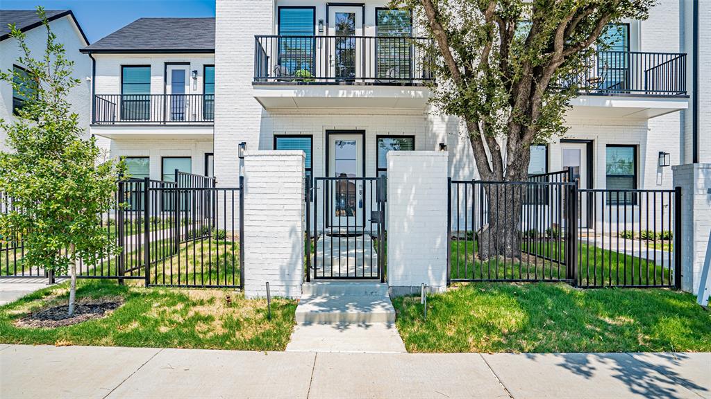 Main 7 Townhome Addition - Residential