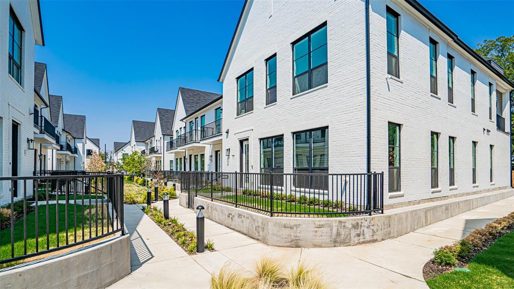 Main 7 Townhome Addition - Residential