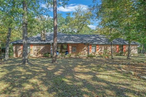 Photo of 675 Greenbriar Trail, Holly Lake Ranch, TX 75765 (MLS # 21091794)