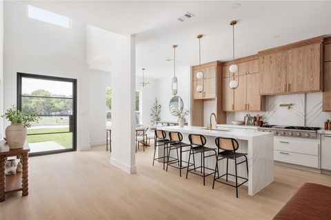 4046 Baker Avenue Dallas TX 75212