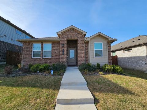 Photo of 6737 Windfall Drive, Fort Worth, TX 76135 (MLS # 21211475)