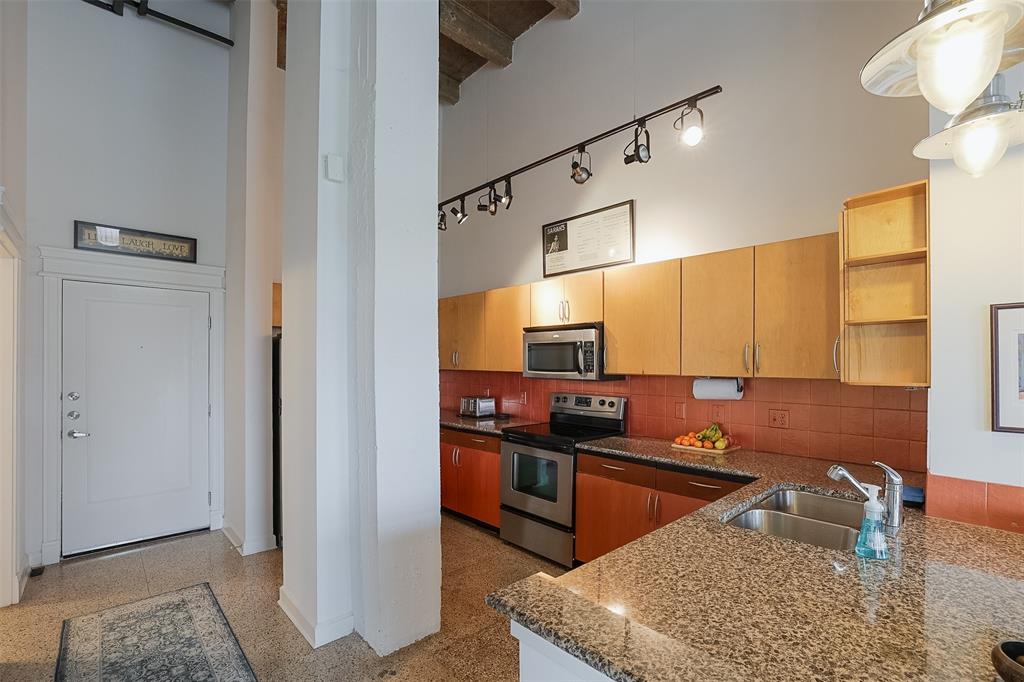 Texas & Pacific Lofts Condo - Residential Lease